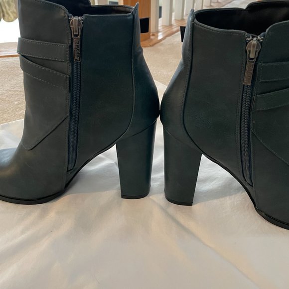 Gorgeous Dress Booties - Picture 7 of 9